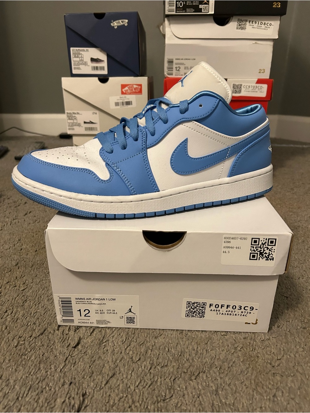 Nike Air Jordan 1 Low - White/University Blue - Men's 10.5 Women’s 12
